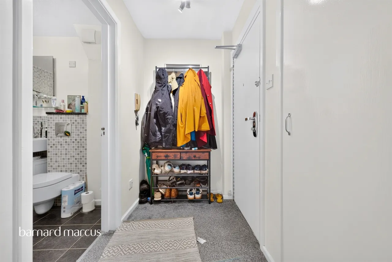 Rosemary Lane, London, SW14, photo 13
