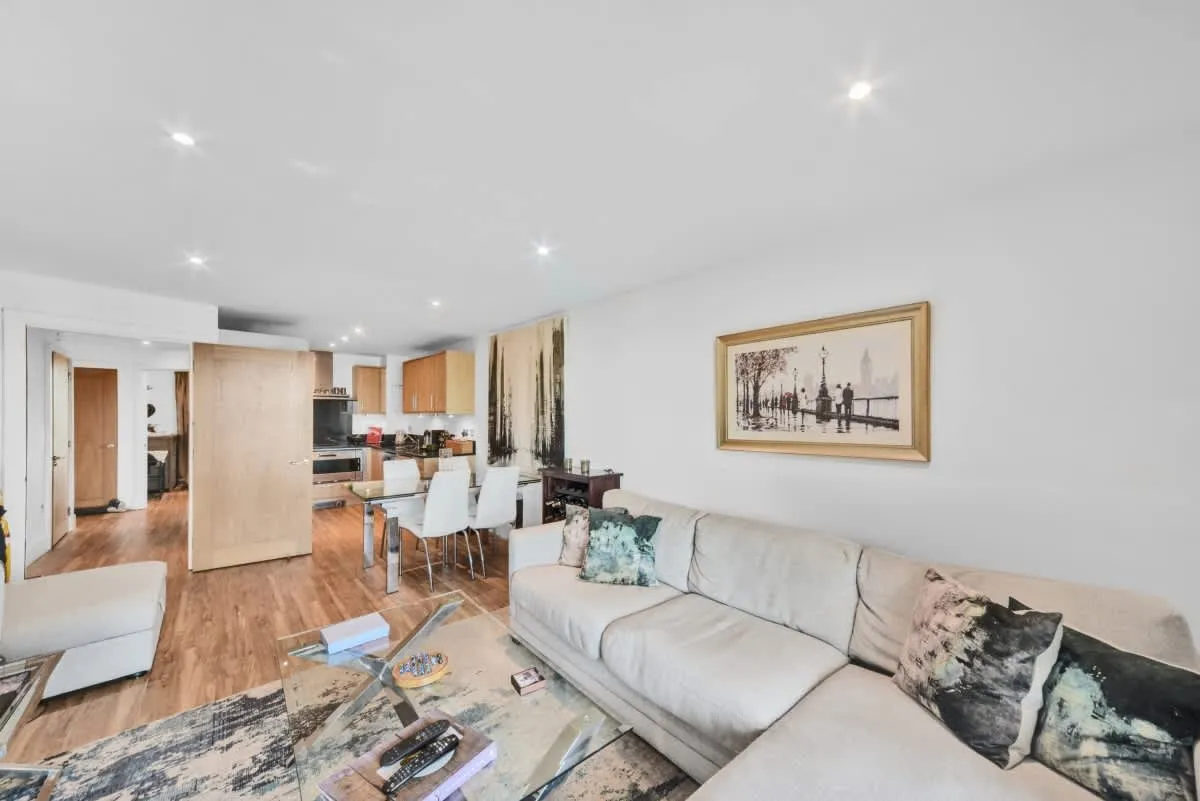 Galleon House, St George Wharf, SW8, photo 9