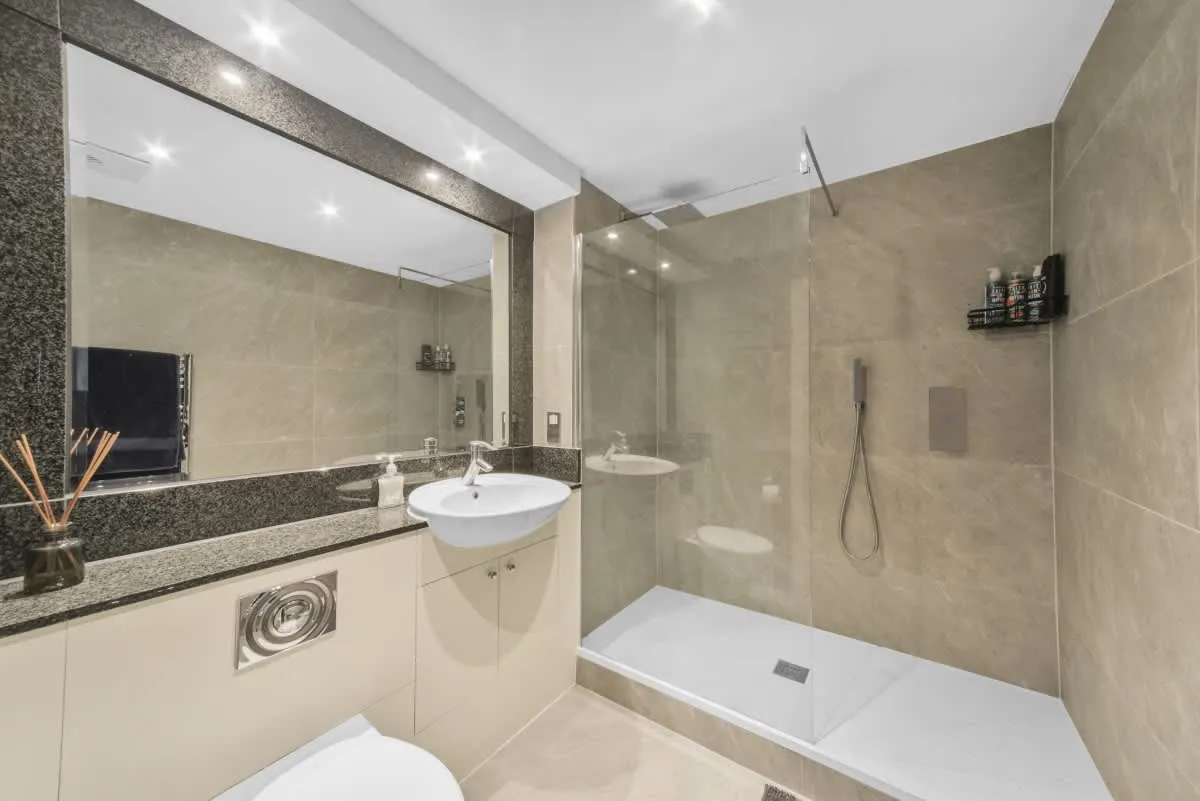 Galleon House, St George Wharf, SW8, photo 7