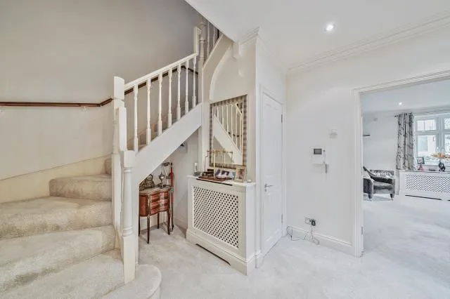 Chalgrove Gardens, London, N3, photo 8