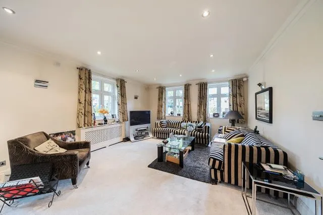 Chalgrove Gardens, London, N3, photo 4