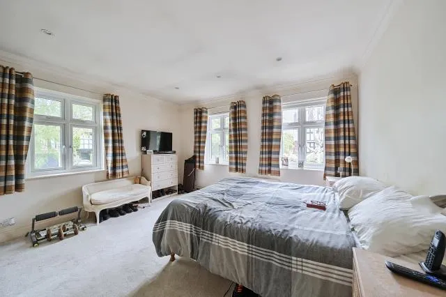 Chalgrove Gardens, London, N3, photo 10
