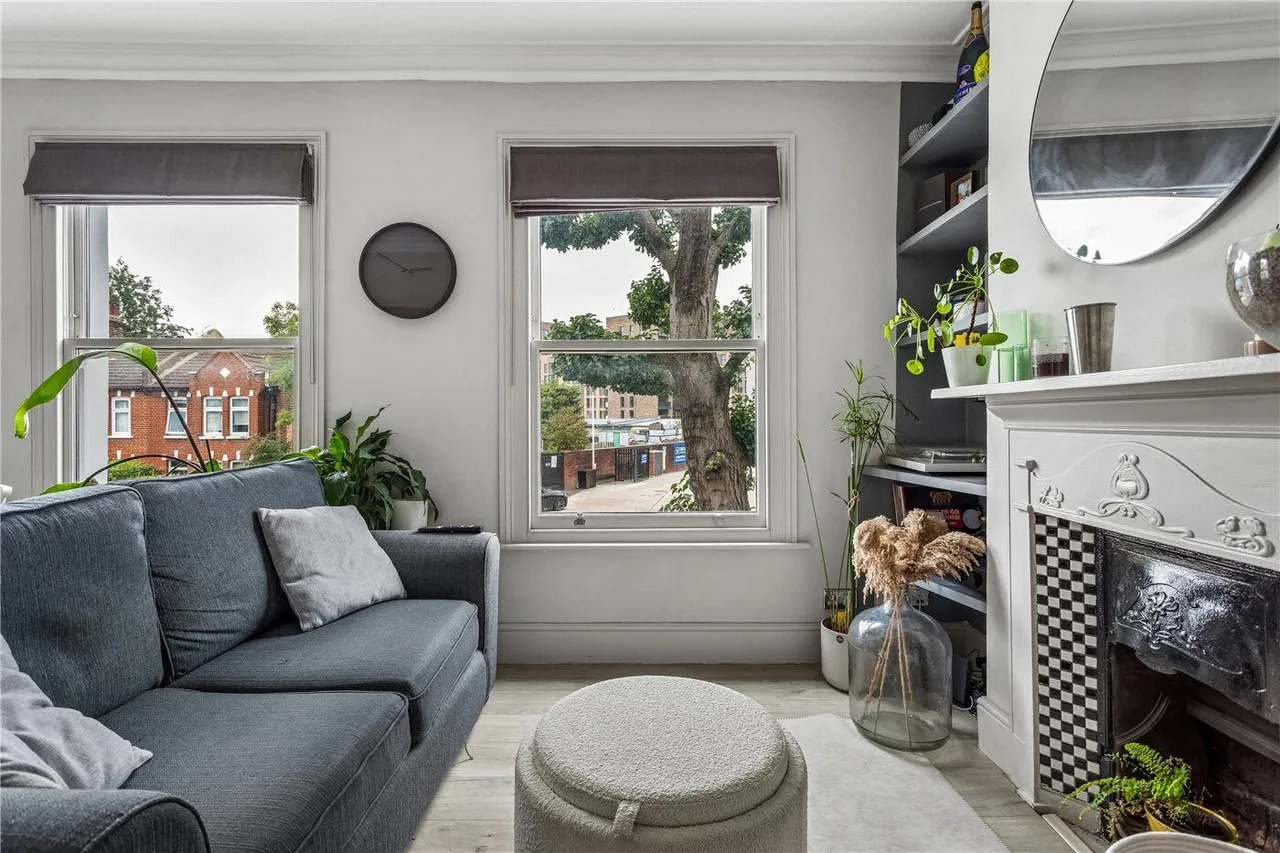 Garratt Lane, London, SW17, photo 5