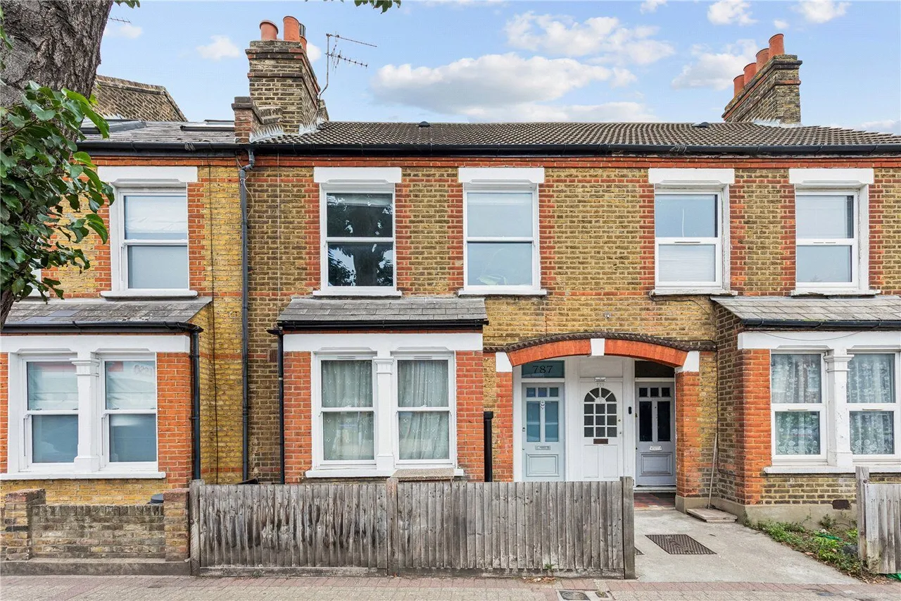 Garratt Lane, London, SW17, photo 12