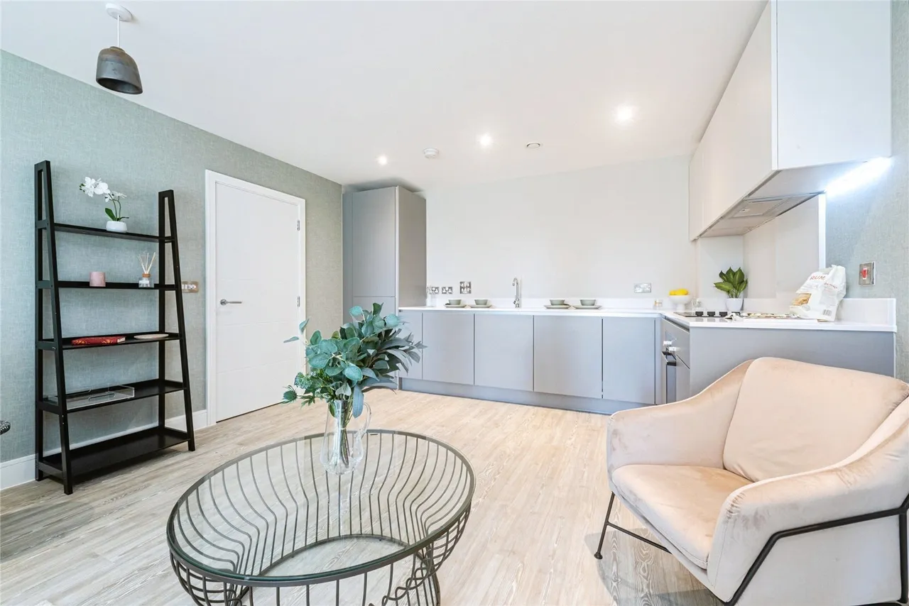 Kings Road, Newbury, RG14, photo 6