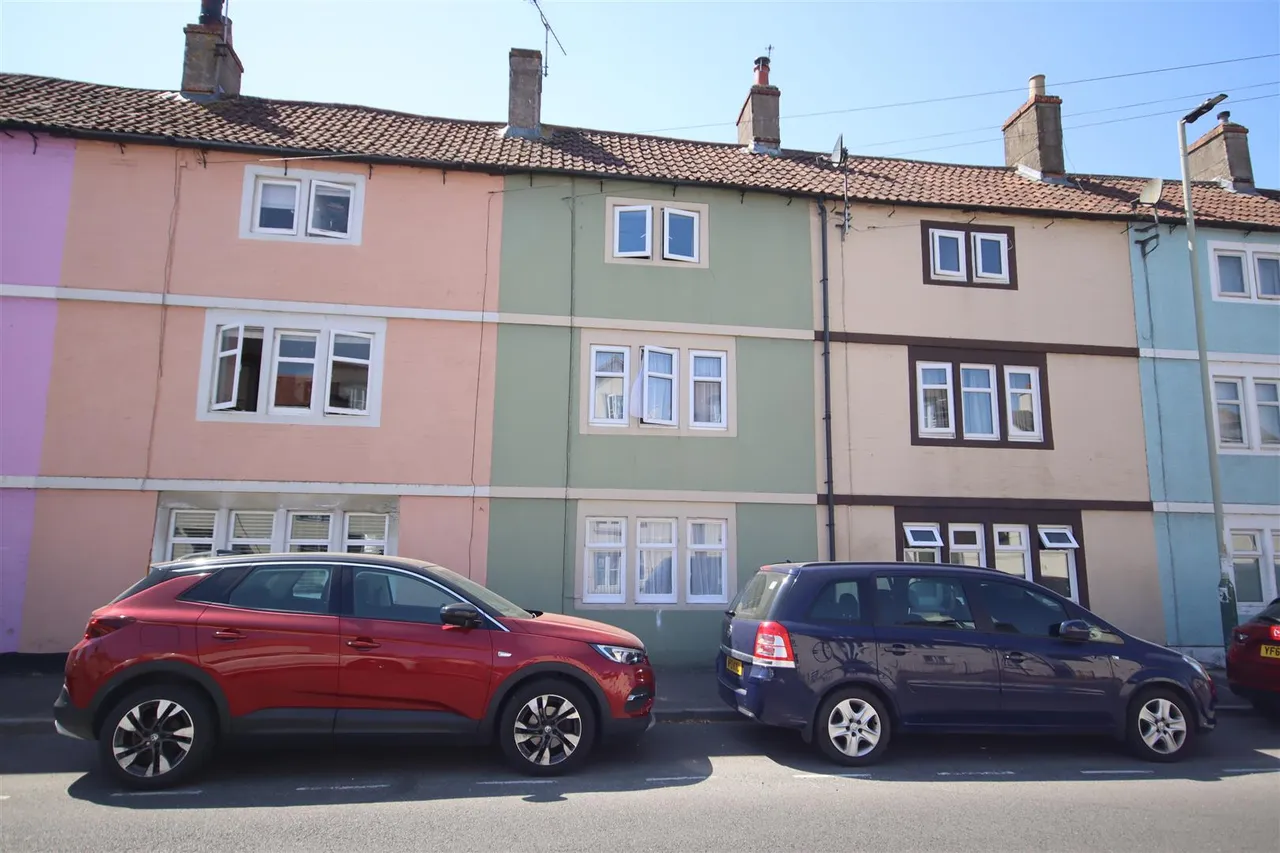 London Road, Chippenham, photo 2