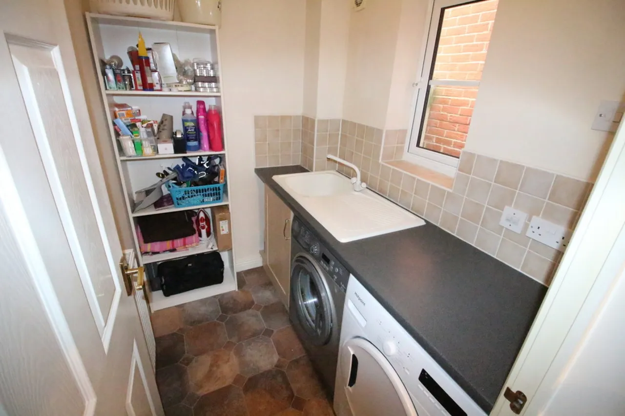 Paxmans Road, Westbury, photo 6