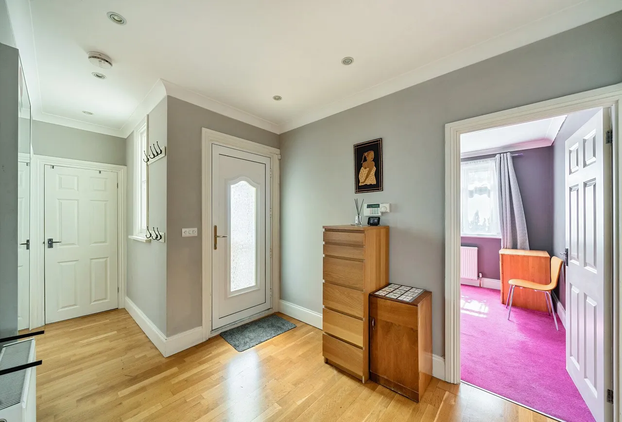 Tudor Close, London, NW9 8SU, photo 8