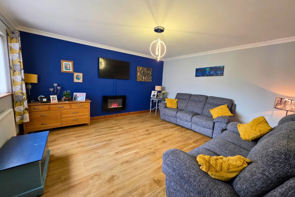 Frongoch, Croesyceiliog, photo 6
