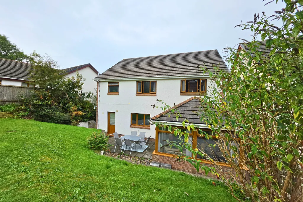 Frongoch, Croesyceiliog, photo 3