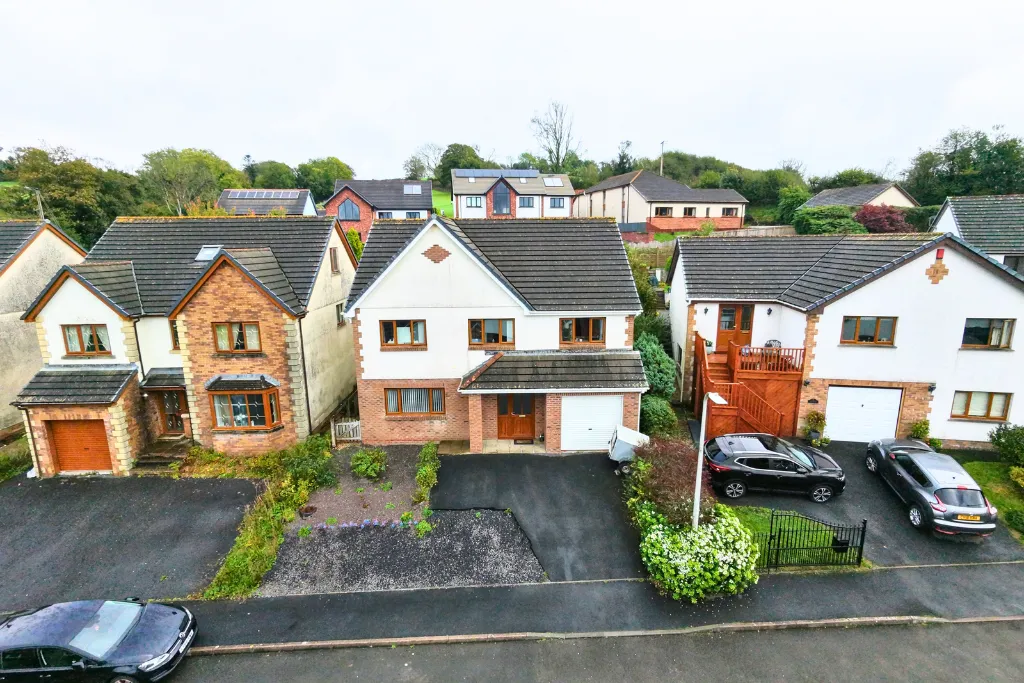 5 bed house for sale, Frongoch, Croesyceiliog