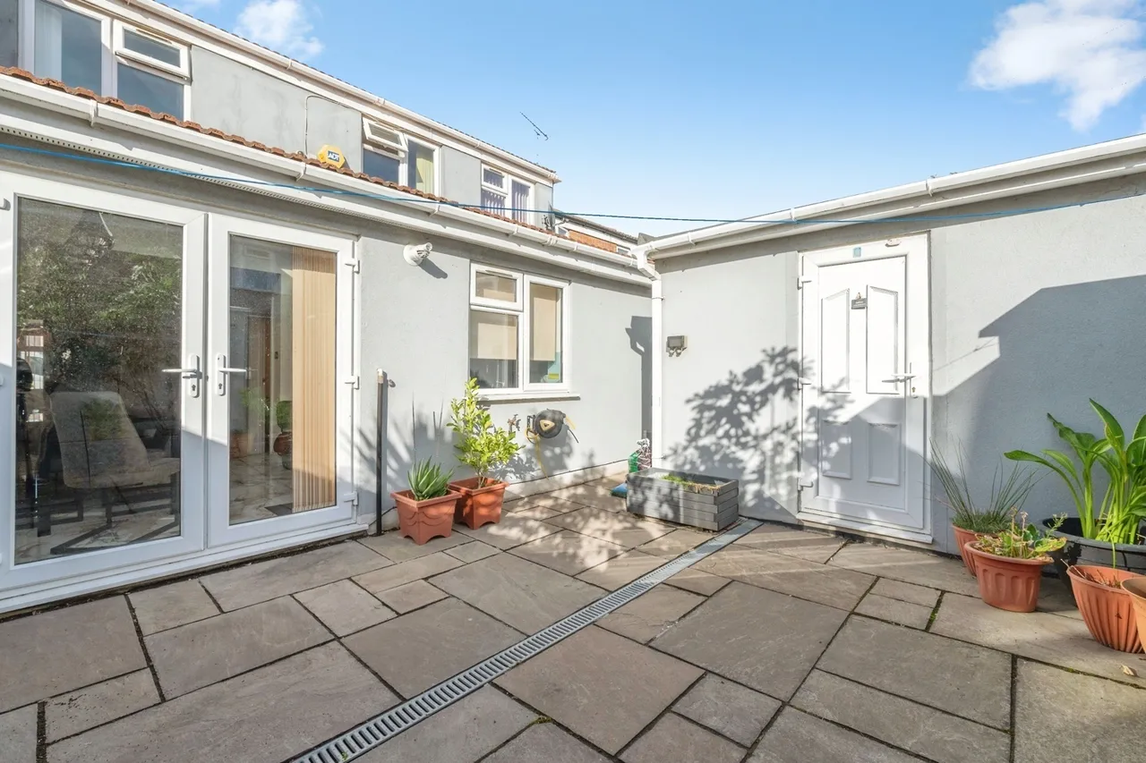 Wordsworth Close, Tilbury, RM18, photo 22