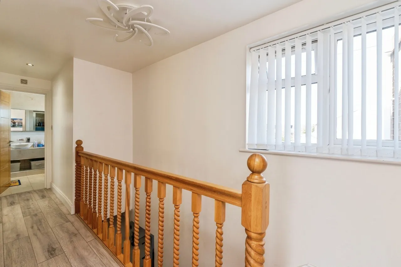 Wordsworth Close, Tilbury, RM18, photo 15