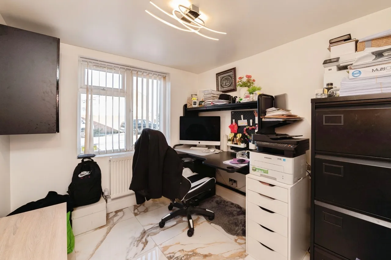 Wordsworth Close, Tilbury, RM18, photo 10