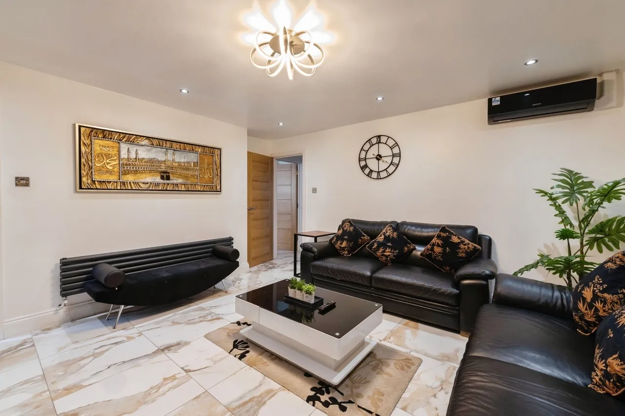 Wordsworth Close, Tilbury, RM18, photo 9