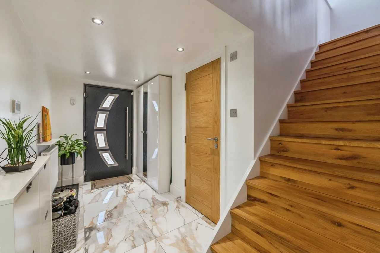 Wordsworth Close, Tilbury, RM18, photo 5