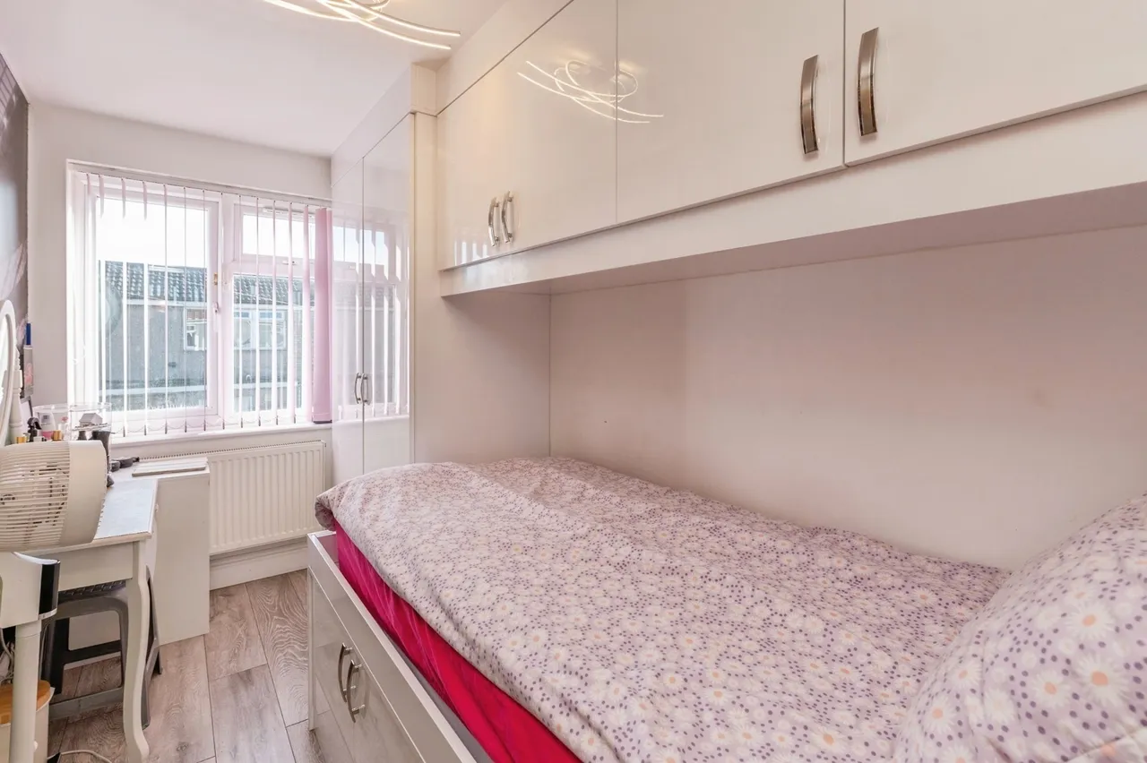 Wordsworth Close, Tilbury, RM18, photo 18