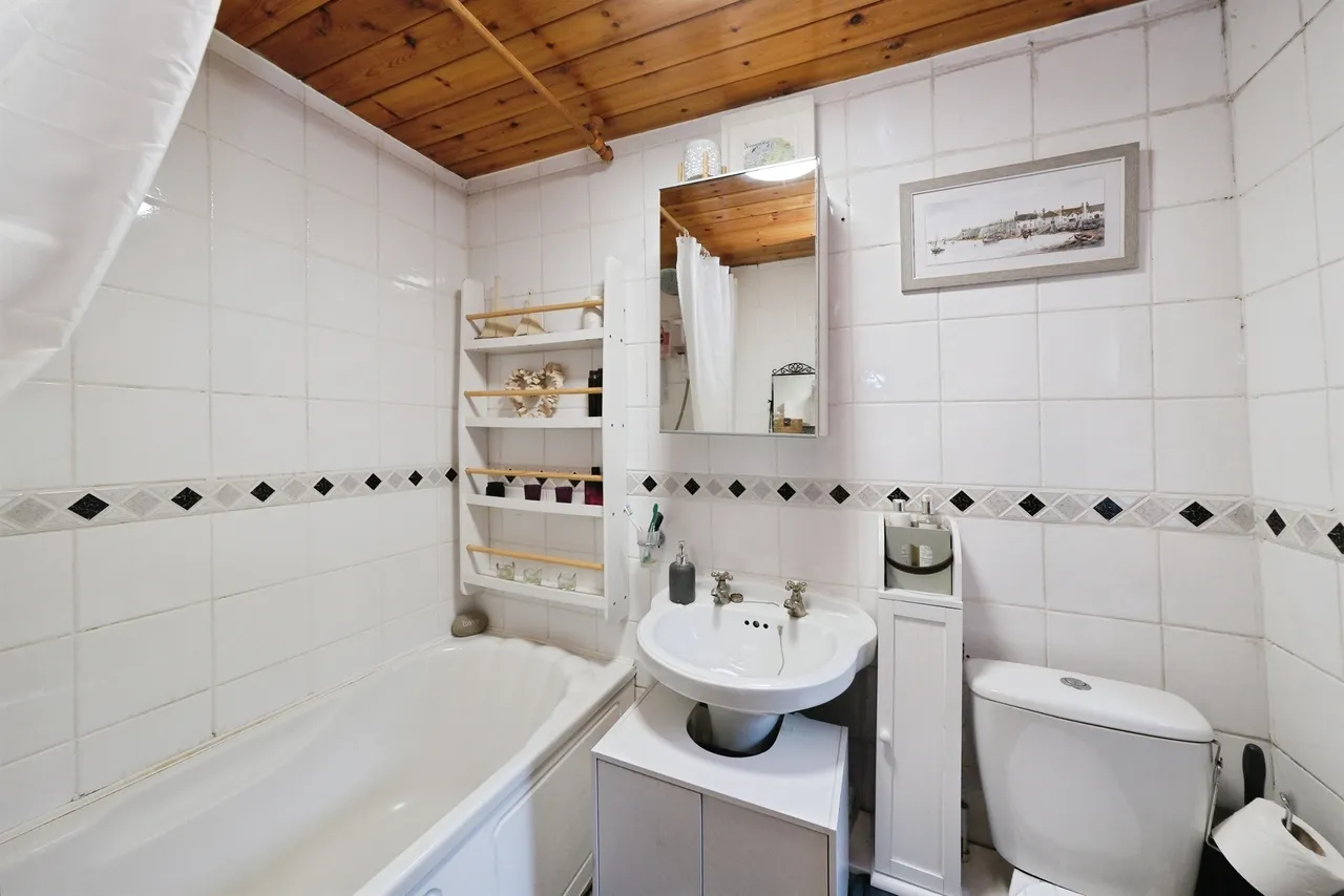 North Terrace, Belper, DE56, photo 11