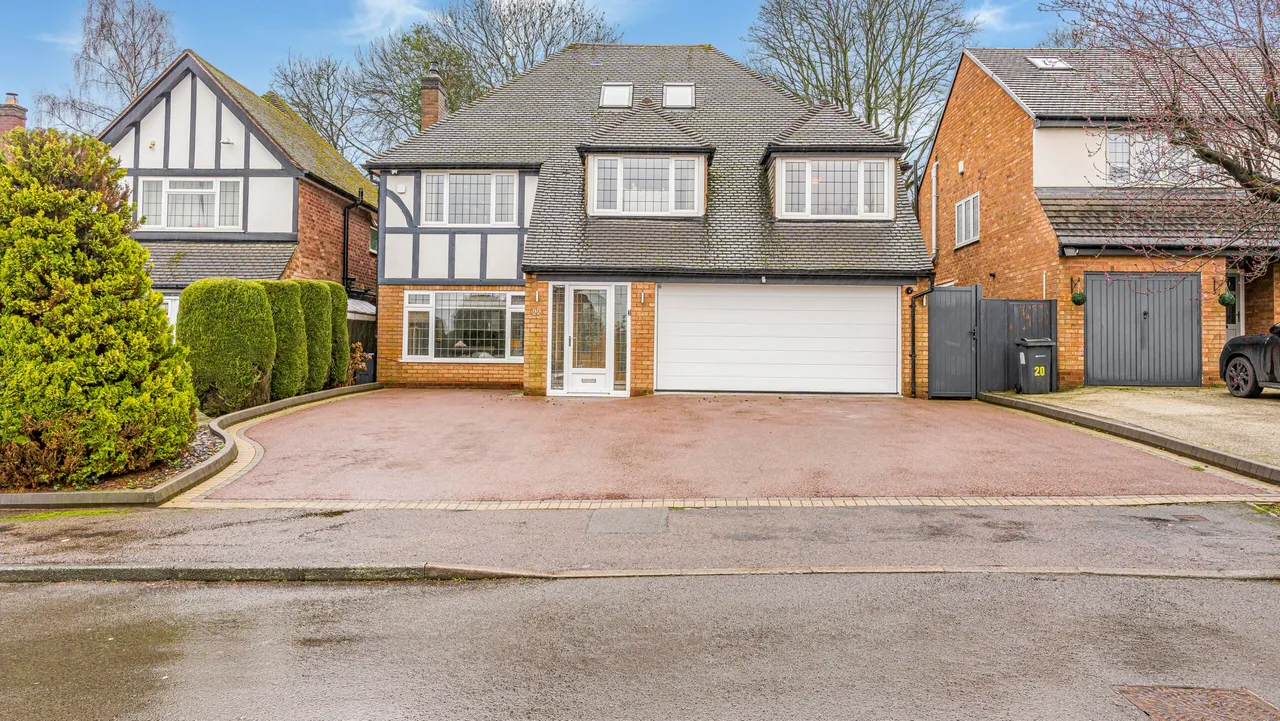 5 bed house for sale — Midgley Drive, Sutton Coldfield, Sutton Coldfield, B74 2TW