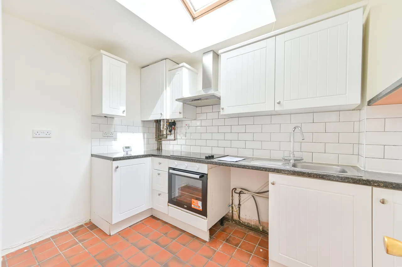 Flat 1, 94 Beverley Gardens, Wembley, photo 8