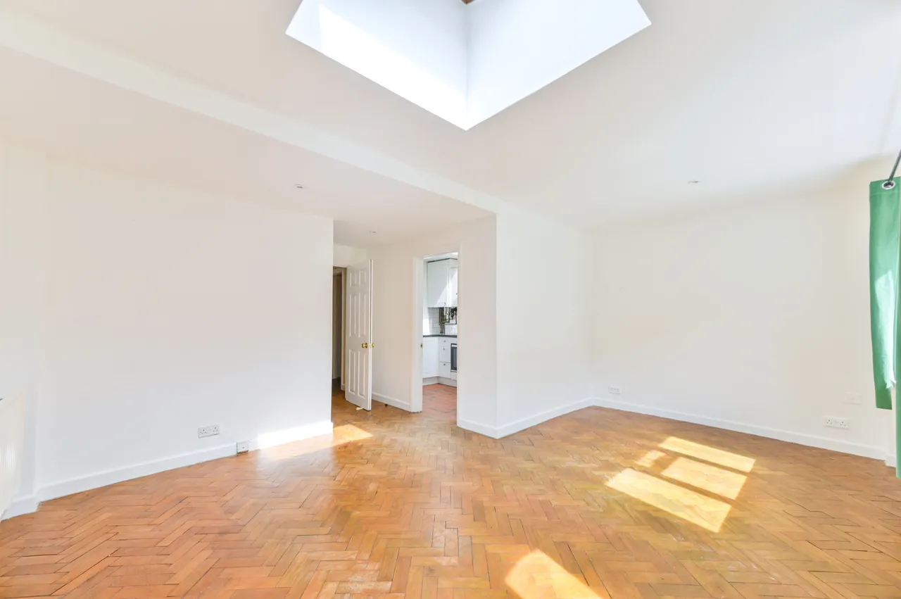 Flat 1, 94 Beverley Gardens, Wembley, photo 7