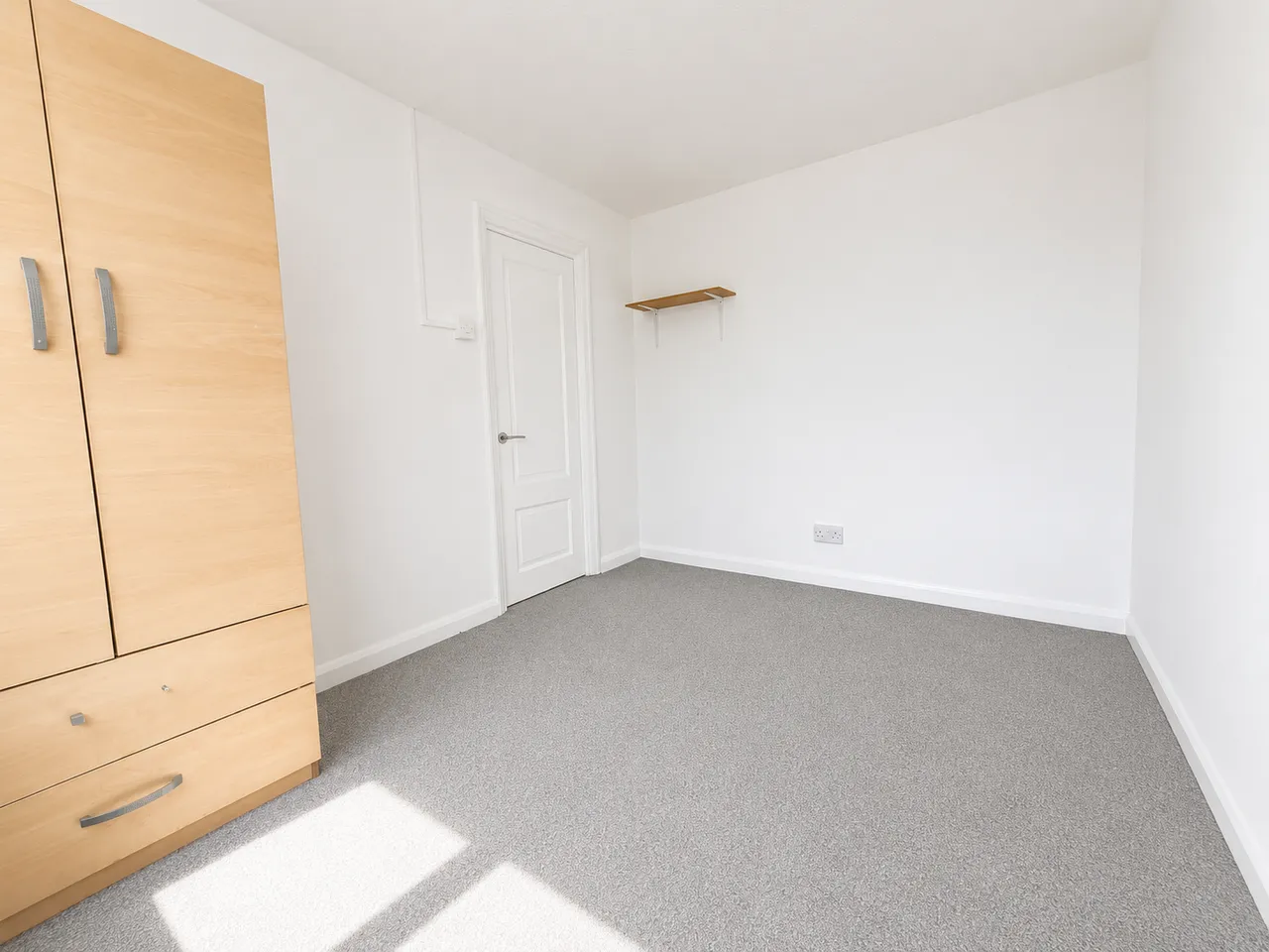 Cavenham Gardens, Ilford, IG1, photo 8
