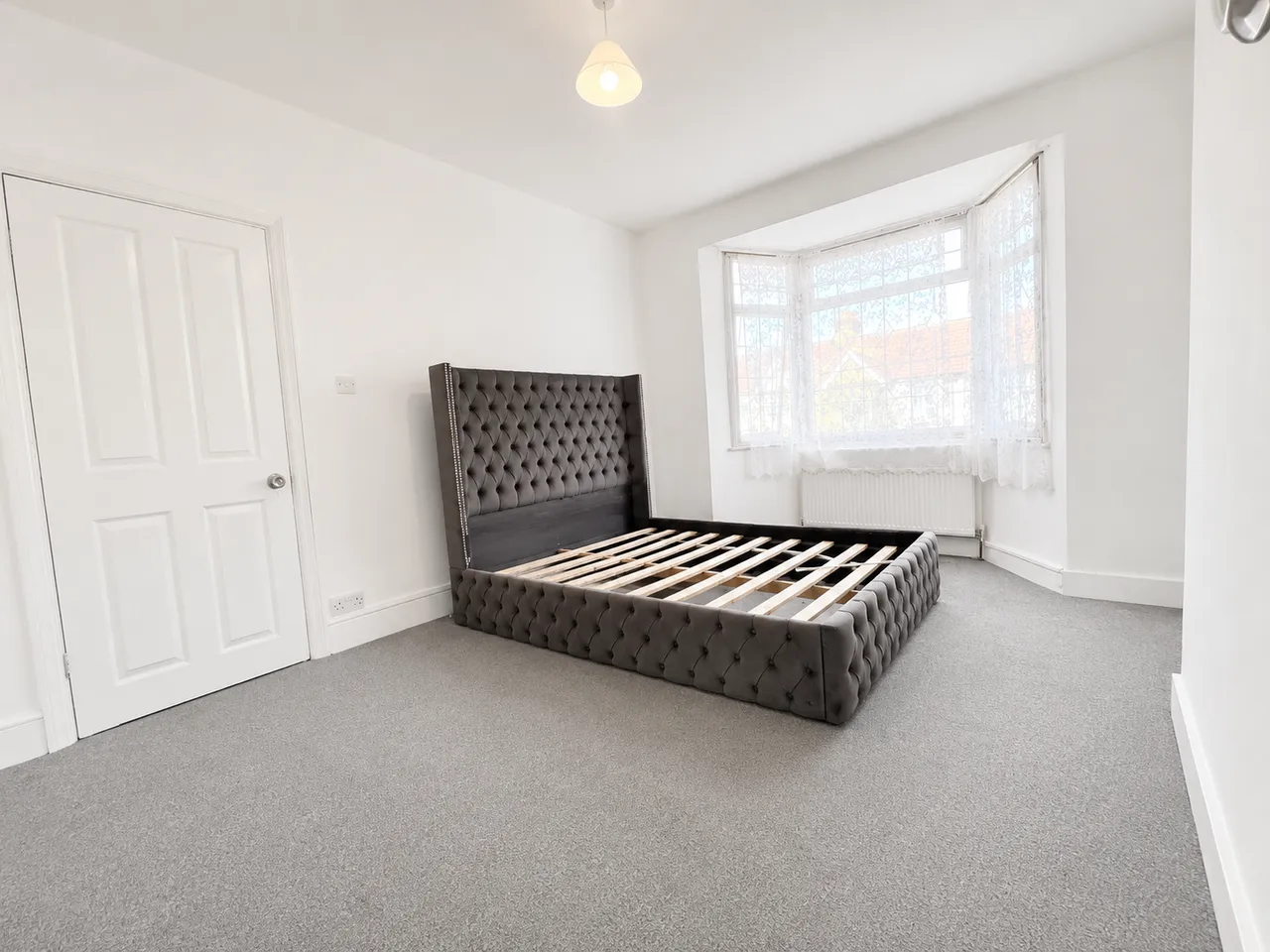 Cavenham Gardens, Ilford, IG1, photo 6