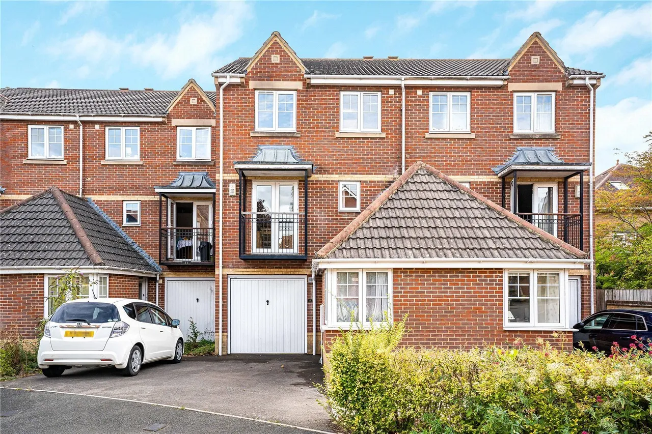 4 bed property to rent, Troy Close, Headington, OX3
