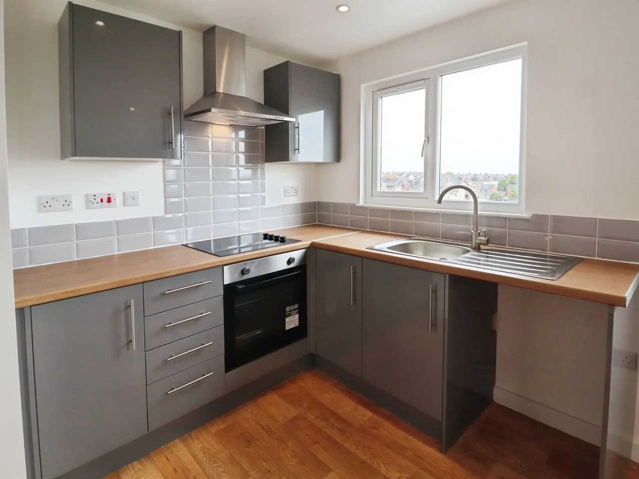 Holton Road, Barry, CF63, photo 17