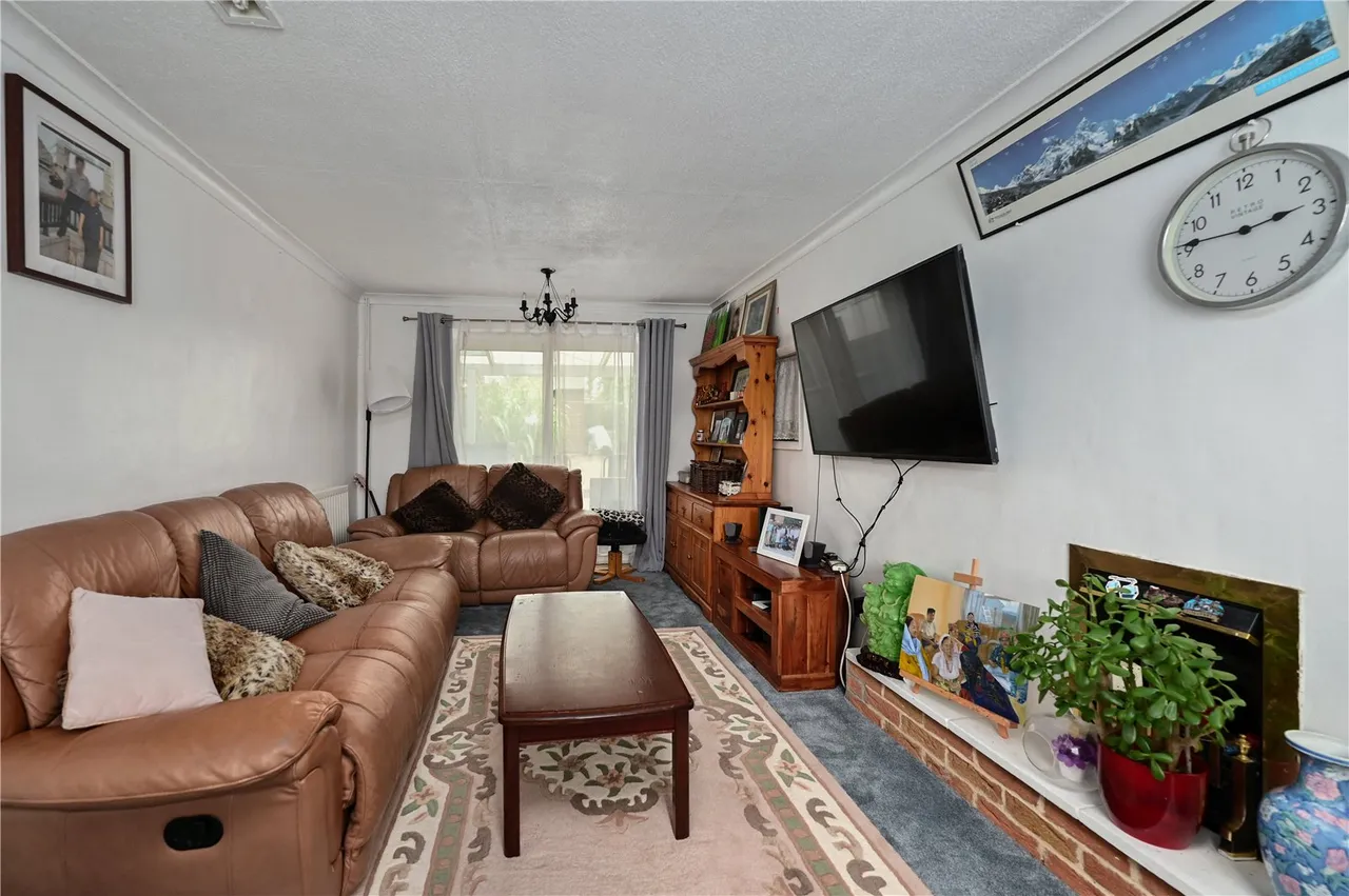 Clayton Road, Farnborough, Hampshire, GU14 9DF, photo 2