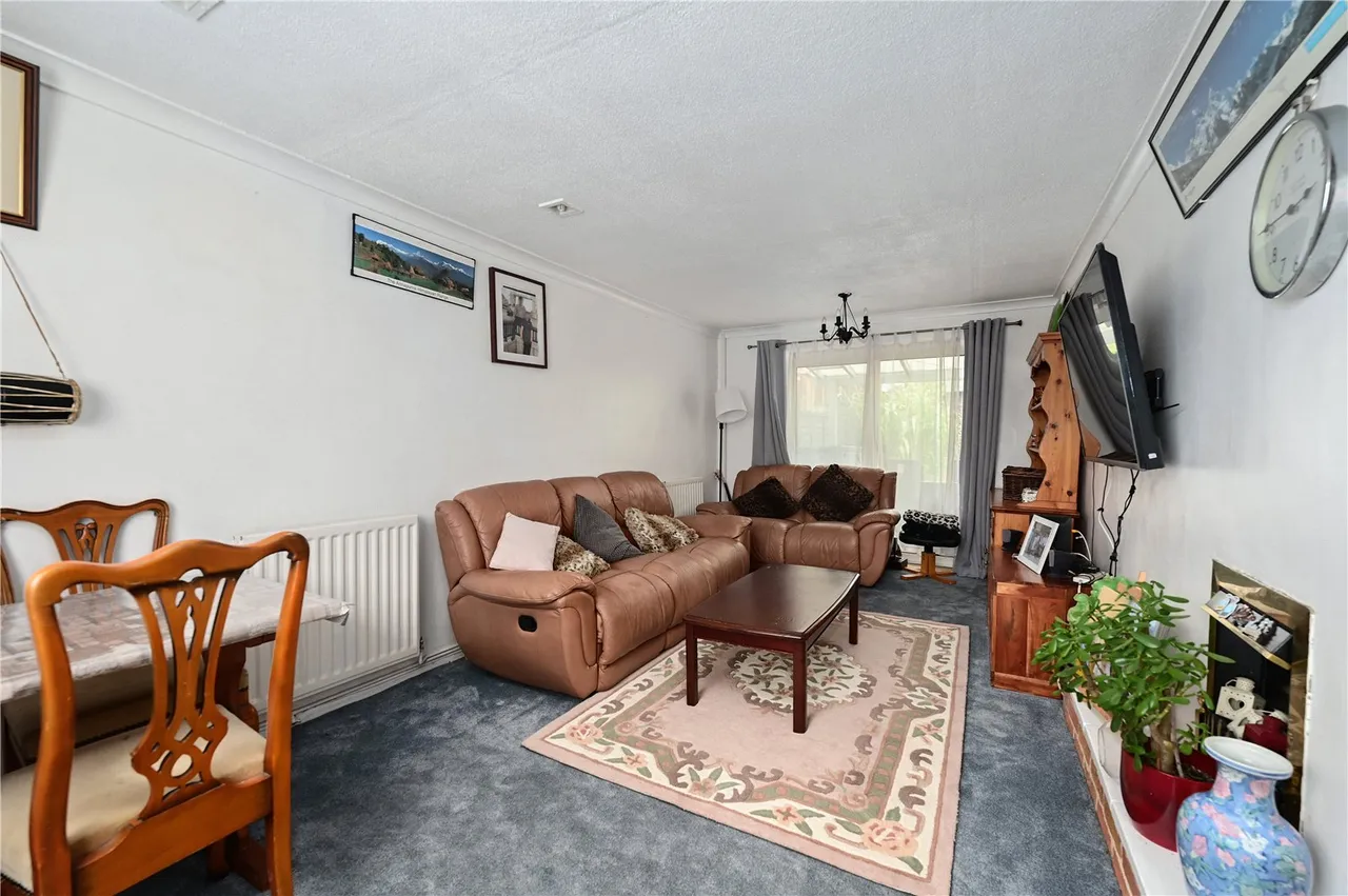 Clayton Road, Farnborough, Hampshire, GU14 9DF, photo 6