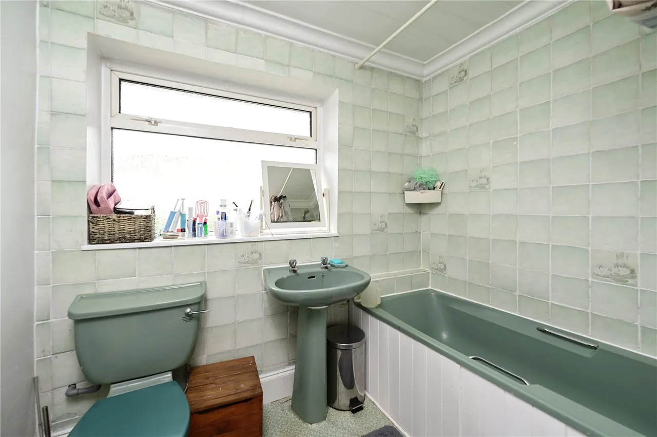 Clayton Road, Farnborough, Hampshire, GU14 9DF, photo 12