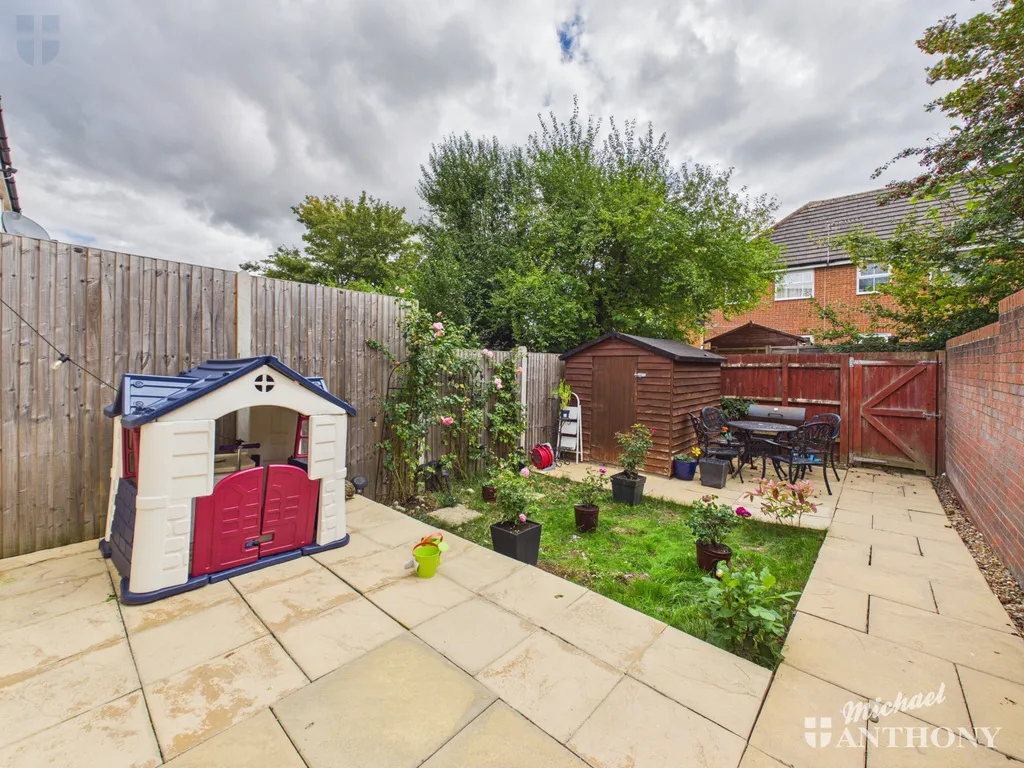 Wiseman Close, Aylesbury, HP21, photo 3