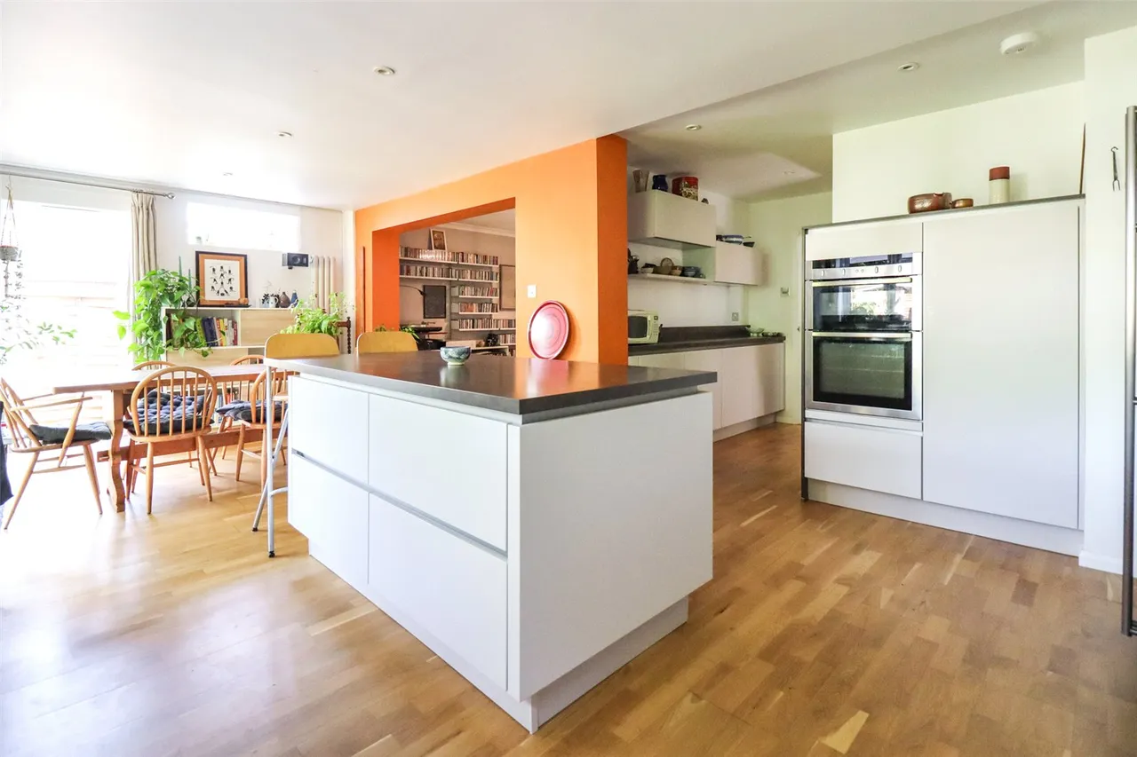 Westover Road, Fleet, Hampshire, GU51 3DG, photo 2