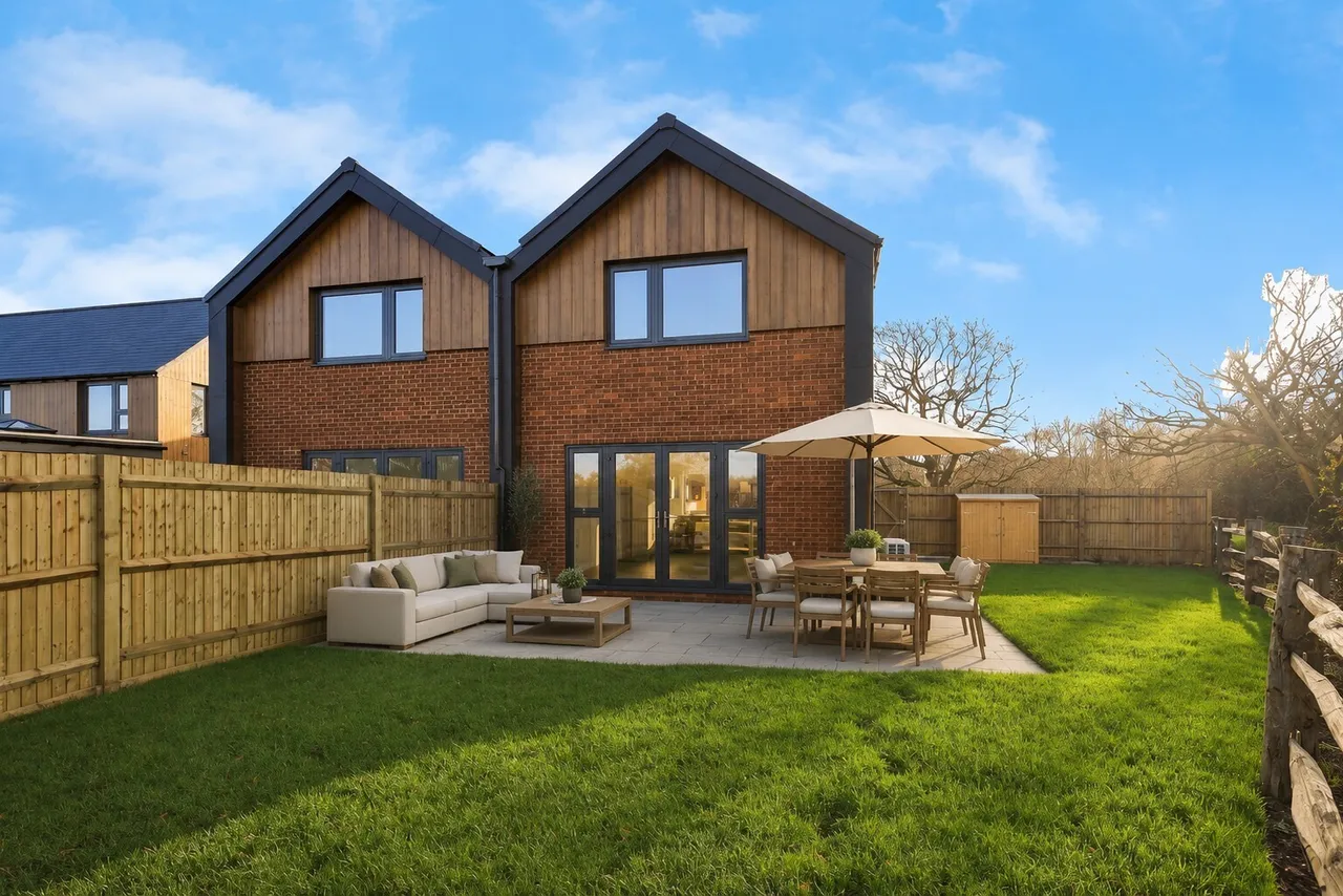 2 bed house for sale — The Paddock, Upper Dicker, Hailsham