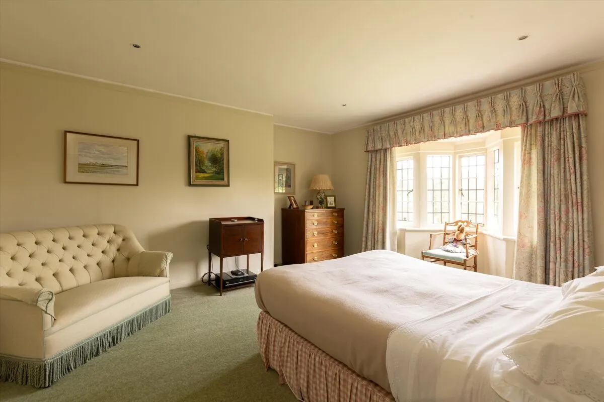 Rawlingswell Lane, St. Martins, SN8, photo 11
