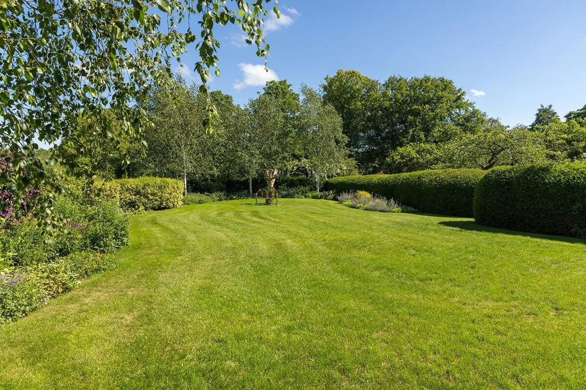 Rawlingswell Lane, St. Martins, SN8, photo 20