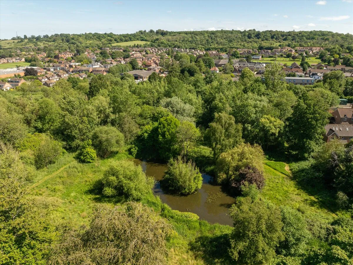 Rawlingswell Lane, St. Martins, SN8, photo 30