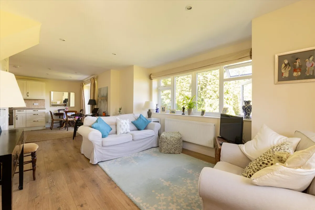 Rawlingswell Lane, St. Martins, SN8, photo 25