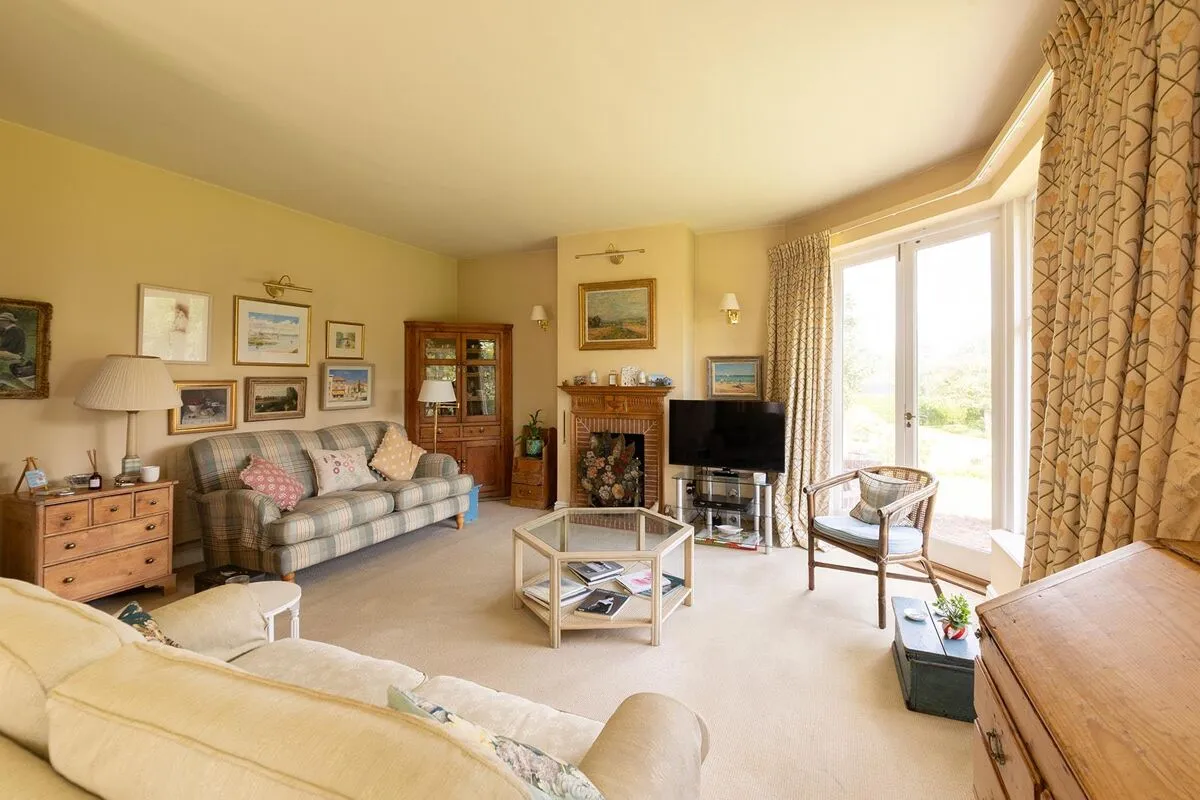 Rawlingswell Lane, St. Martins, SN8, photo 6