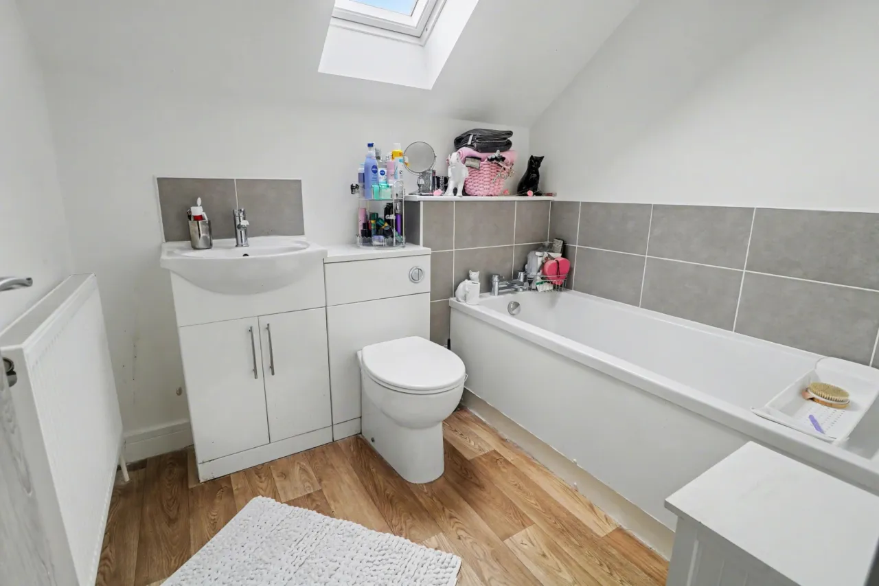 Main Road, Filby, photo 15