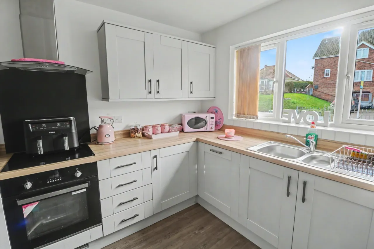 Main Road, Filby, photo 6