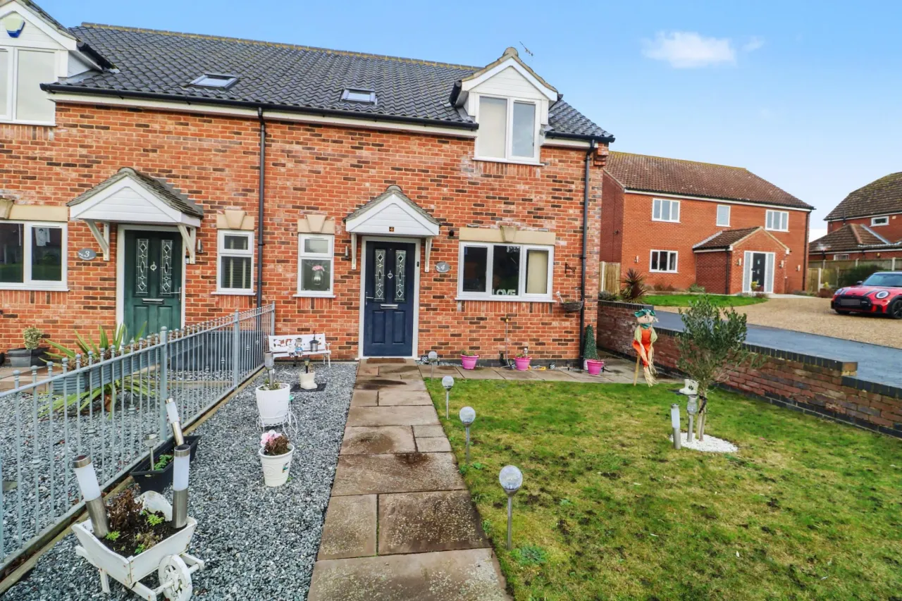 Main Road, Filby, photo 3
