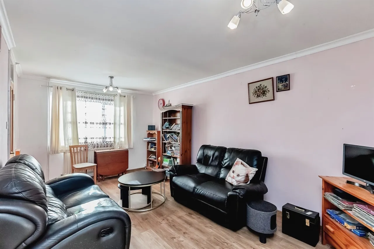 Alder Close, Desborough, NN14, photo 7