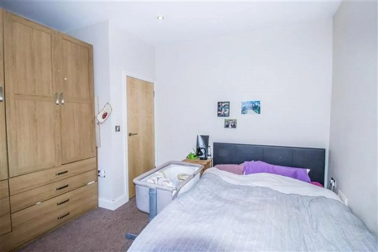 Kingston Road, Raynes Park, photo 5
