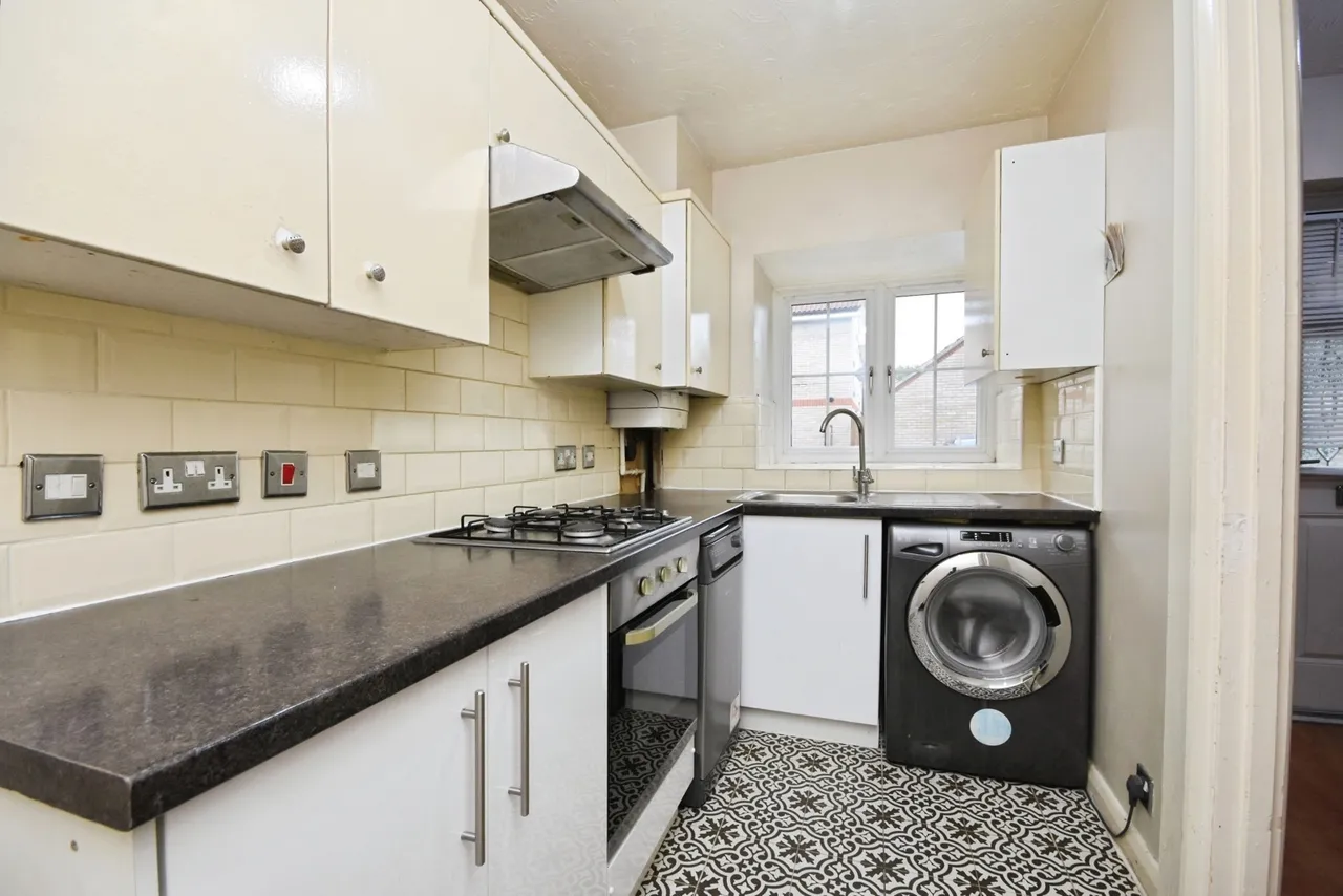 Bexley Gardens, Chadwell Heath, RM6, photo 6