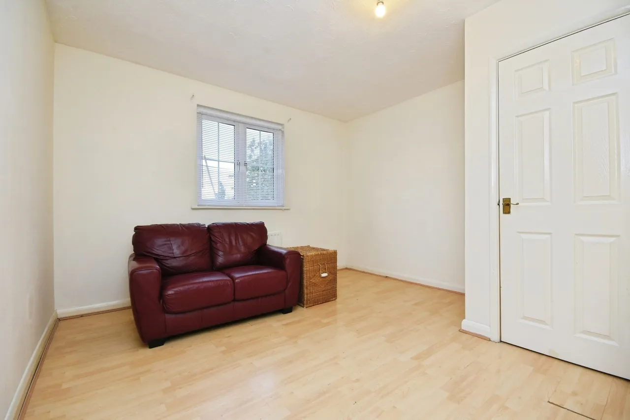 Bexley Gardens, Chadwell Heath, RM6, photo 13