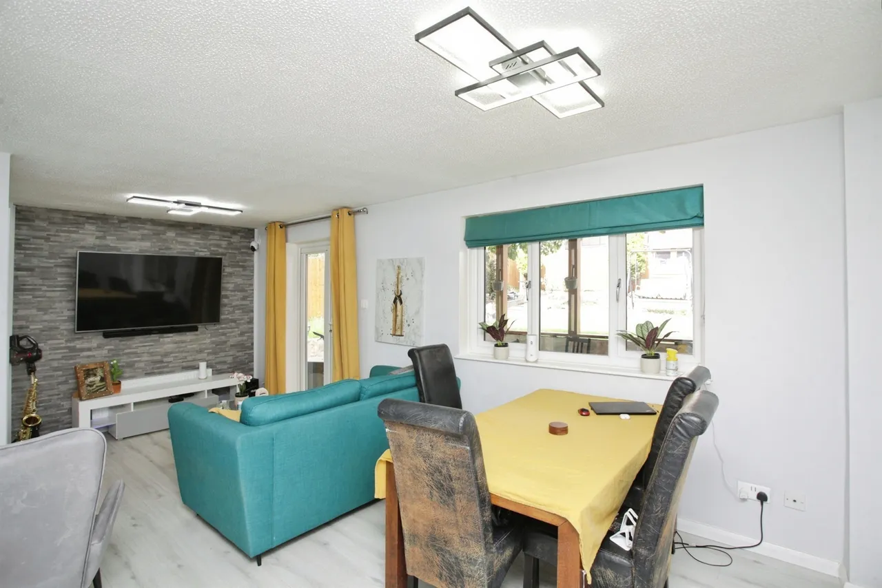 Wavere Court, Brownsover, CV21, photo 3