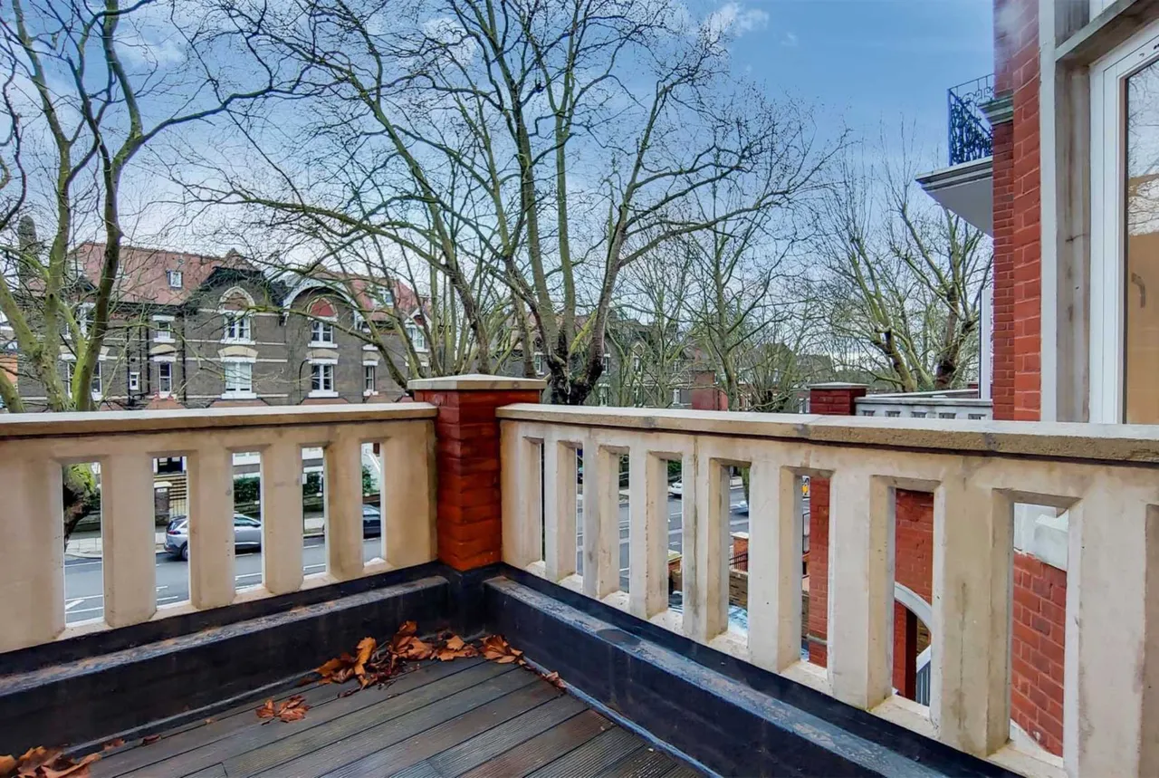 London, NW3, photo 6