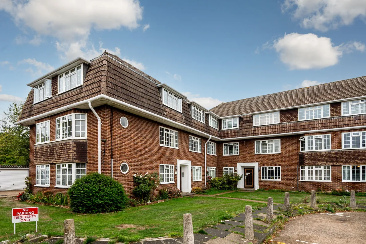 2 bed flat for sale, Morden, SM4